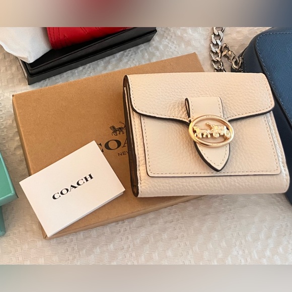 Coach Beige Leather Wallet with Gold Accent - Picture 1 of 4